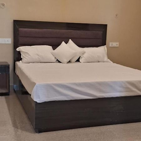 Shree Janki Palace Hotel Ayodhya Buitenkant foto